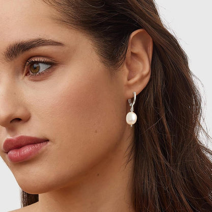 18K Gold Plated Hoop Earrings Freshwater Pearl Huggie Earrings Chunky Hoops Drop Dangle Earrings for Women Dainty Jewelry Gifts