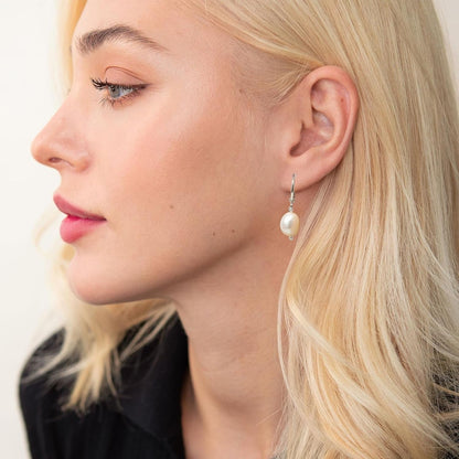 18K Gold Plated Hoop Earrings Freshwater Pearl Huggie Earrings Chunky Hoops Drop Dangle Earrings for Women Dainty Jewelry Gifts