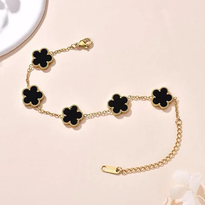 Lucky Clover Double-Sided Flower Bracelet – Elegance with a Touch of Fortune