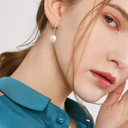 18K Gold Plated Hoop Earrings Freshwater Pearl Huggie Earrings Chunky Hoops Drop Dangle Earrings for Women Dainty Jewelry Gifts