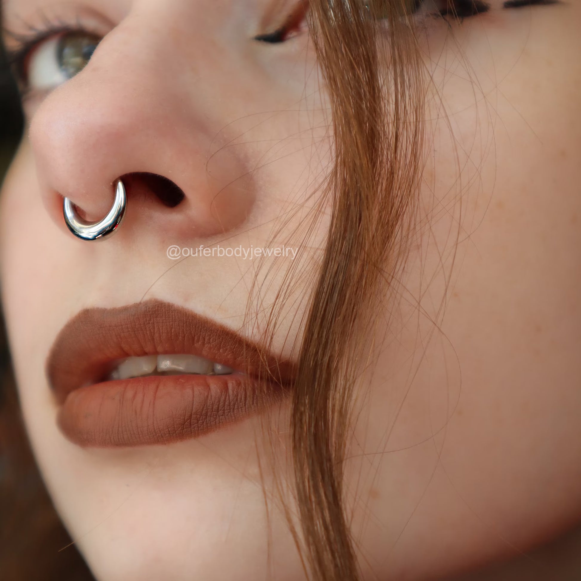 Lunar Bold Septum Clicker – Sculpted Shine for Unapologetic Style